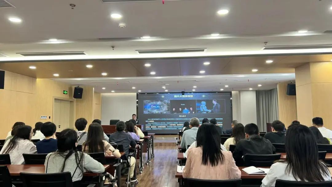 市永乐国际公司开展“AI赋能政企文宣”培训活动
